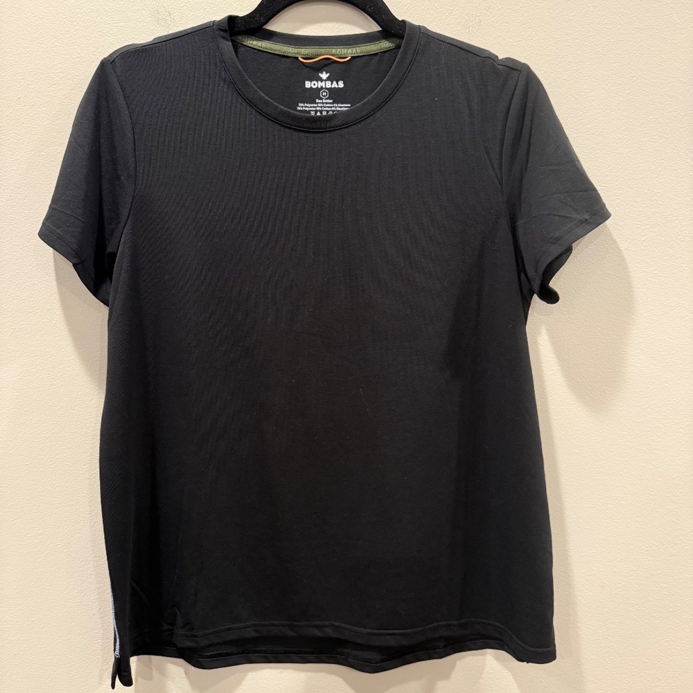Bombas Women’s Soft Tech Black T-Shirt, size M